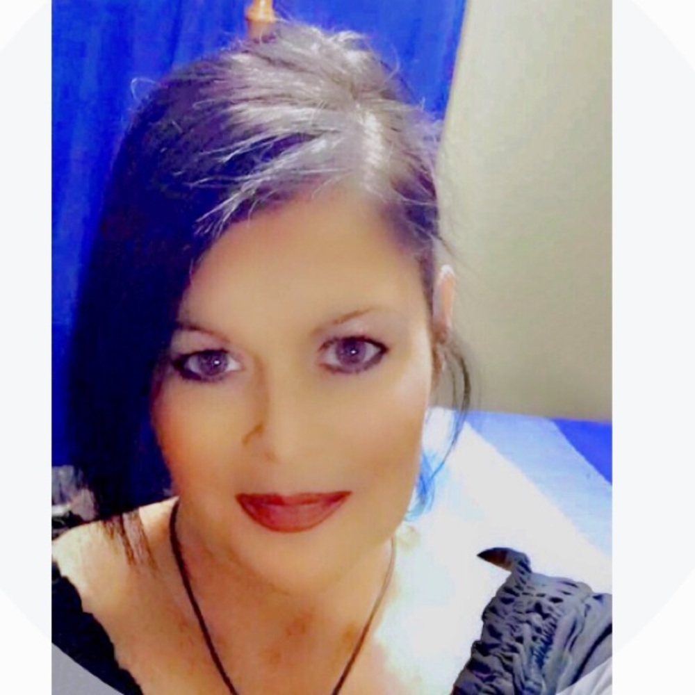 Meet your Posher, Danica